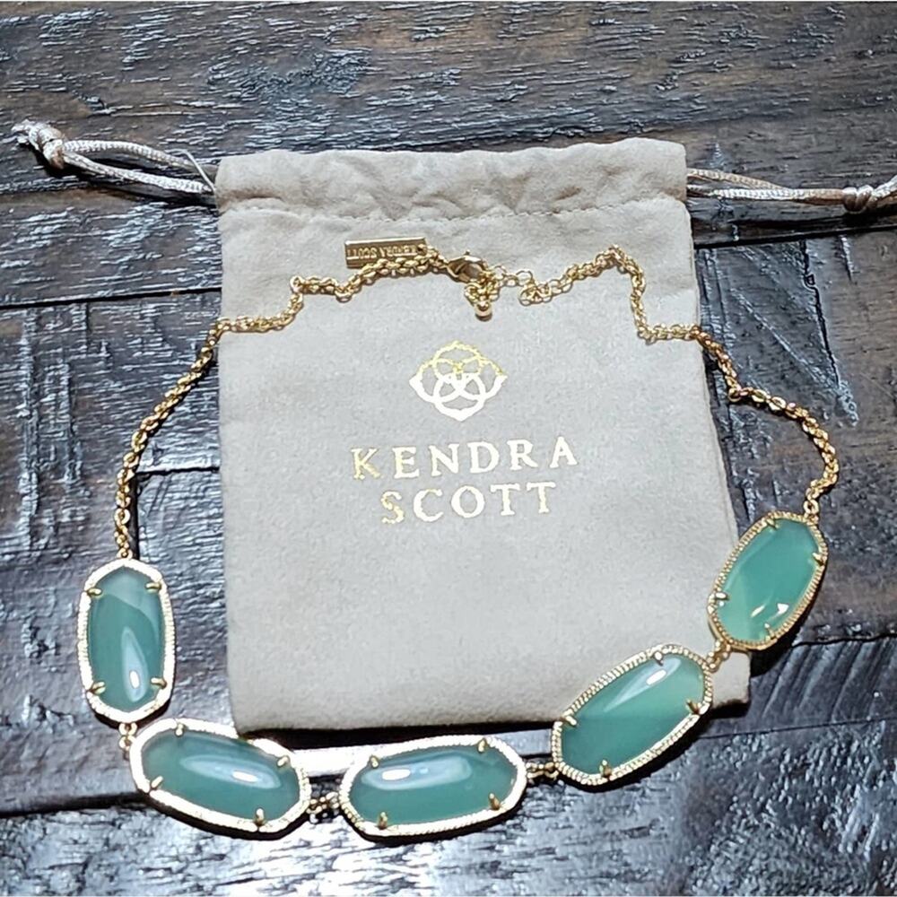 Kendra Scott Green Valencia‎ Chalcedony? 5 Stone Gold-tone Necklace vintage